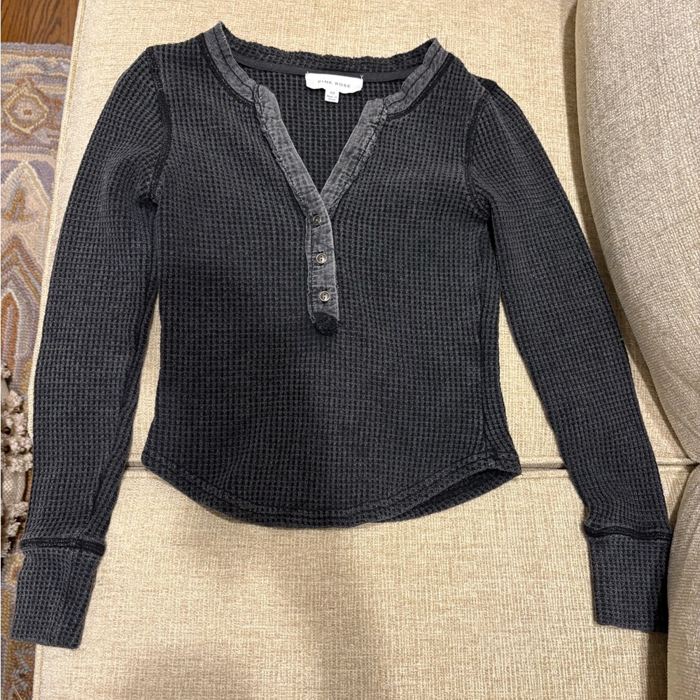 Dark grey long sleeve
Size: extra small (XS)